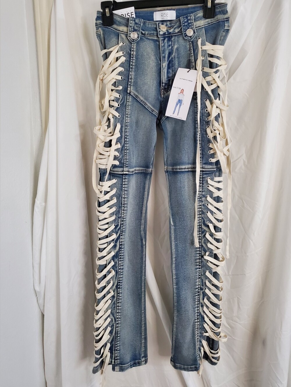 Light vintage wash bootcut fully laced up sides jeans size 9/29 brand new